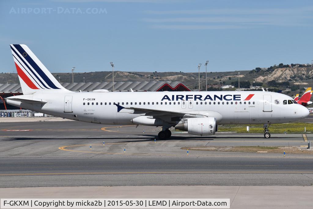 Aircraft F-GKXM, 2006 Airbus A320-214, c/n 2721, Taxiing, at LEMD, photo by micka2b