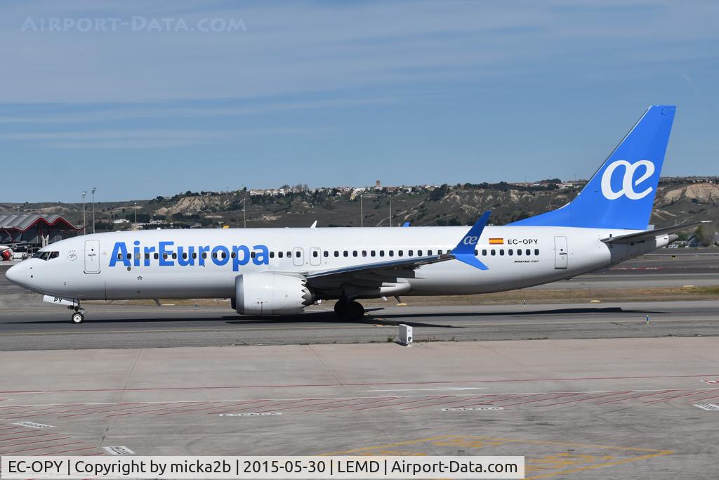 Aircraft EC-OPY, 2025 Boeing 737-8MAX, c/n 64428 l/n 9344, Taxiing, at LEMD, photo by micka2b