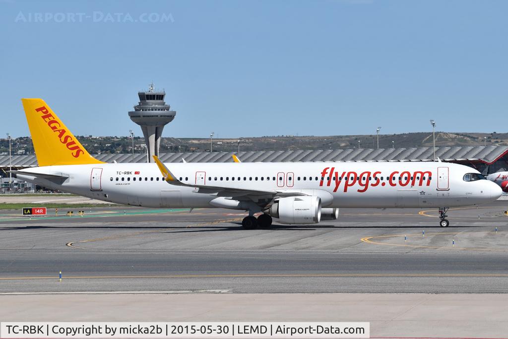 TC-RBK, 2022 Airbus A321-251NX, c/n 10679, Taxiing