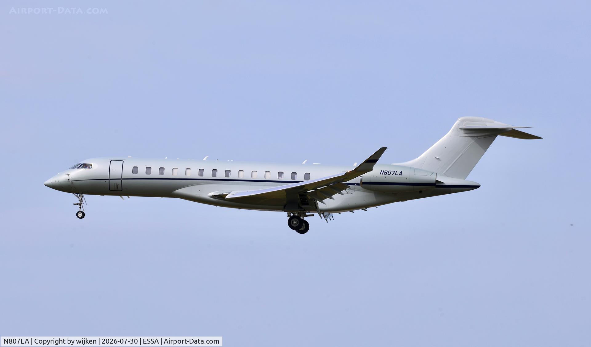 Aircraft N807LA, 2020 Bombardier BD-700-2A12 Global 7500, c/n 70065, Rwy 19L, at ESSA, photo by wijken