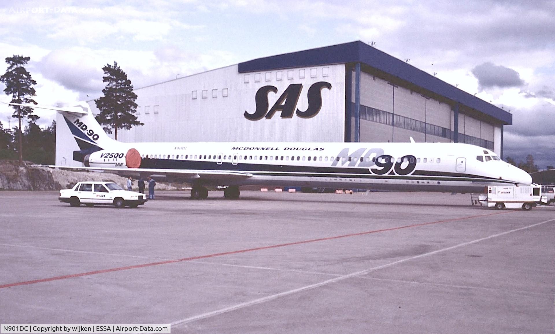 Aircraft N901DC, 1993 McDonnell Douglas MD-90-30, c/n 53367, Ramp H, at ESSA, photo by wijken