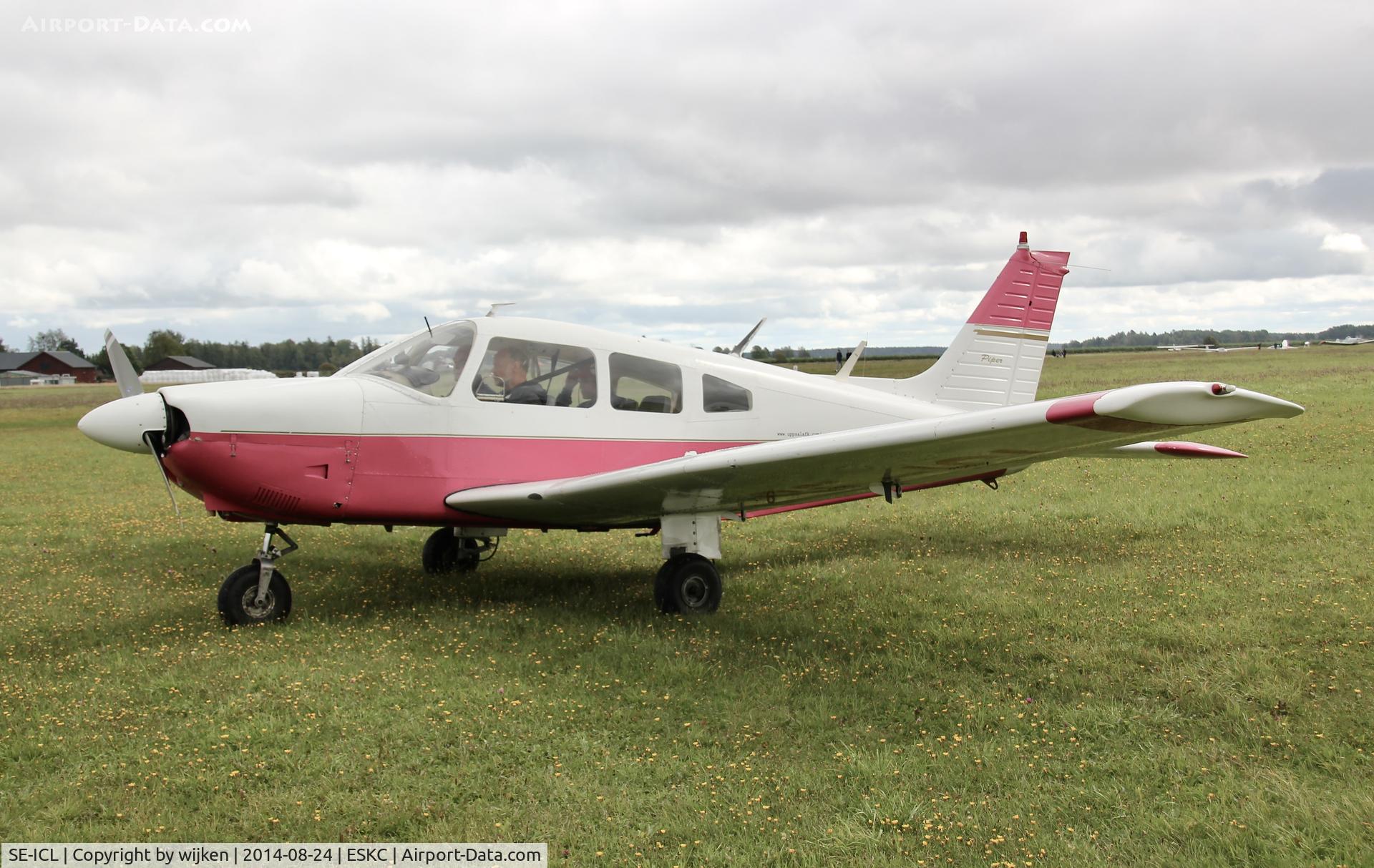 Aircraft SE-ICL, Piper PA-28-181 Archer II, c/n 28-7990371, Twy, at ESKC, photo by wijken