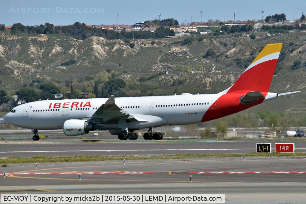 EC-MOY, 2017 Airbus A330-202, c/n 1784, Taxiing