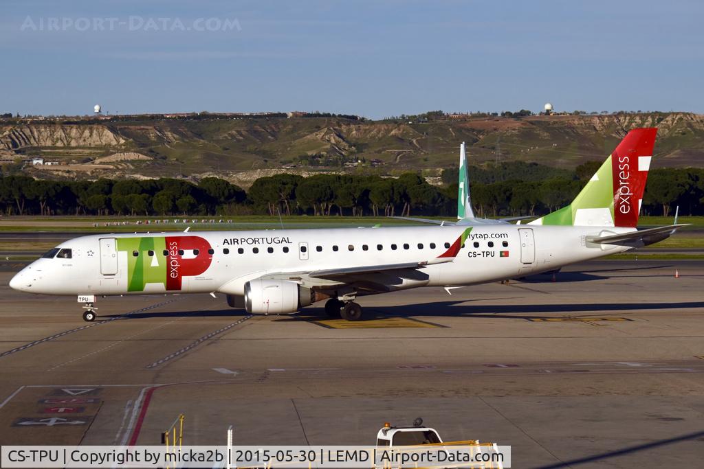CS-TPU, 2011 Embraer 190LR (ERJ-190-100LR), c/n 19000506, Taxiing