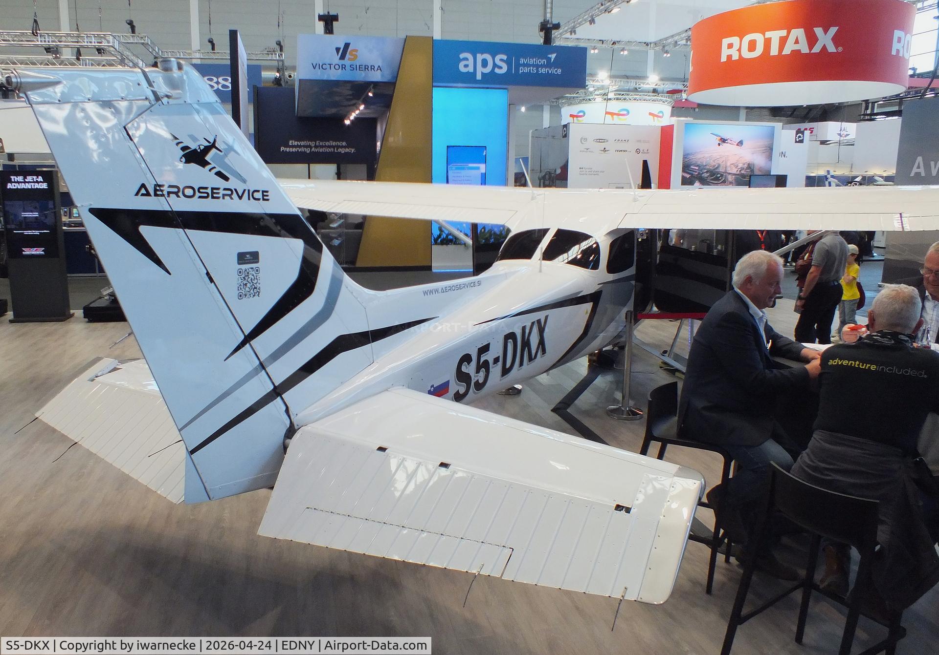 Aircraft S5-DKX, 2004 Cessna 172S, c/n 172S9625, Cessna 172S with Thielert (Continental CD-155) diesel engine at the AERO 2026, Friedrichshafen, at EDNY, photo by iwarnecke