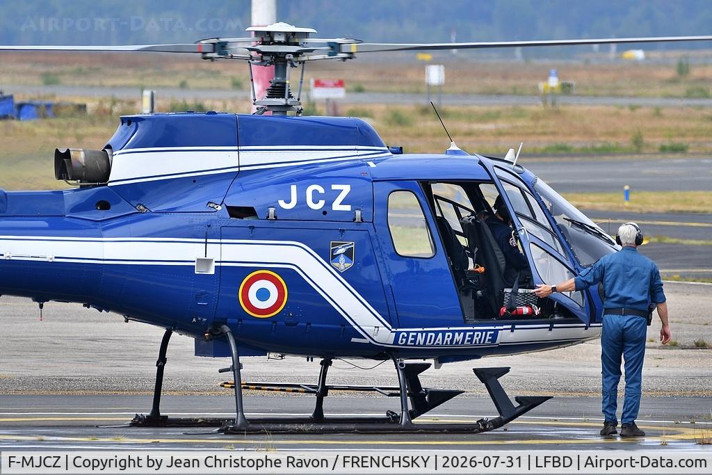 Aircraft F-MJCZ, Eurocopter AS-350B Ecureuil Ecureuil, c/n 1467, France Gendarmerie, at LFBD, photo by Jean Christophe Ravon / FRENCHSKY