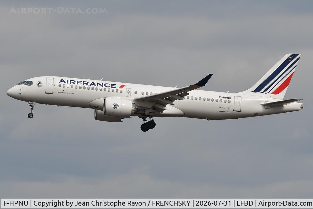 Aircraft F-HPNU, 2025 Airbus A220-300, c/n 55375, Paris (CDG) Bordeaux (BOD) AF7432, at LFBD, photo by Jean Christophe Ravon / FRENCHSKY