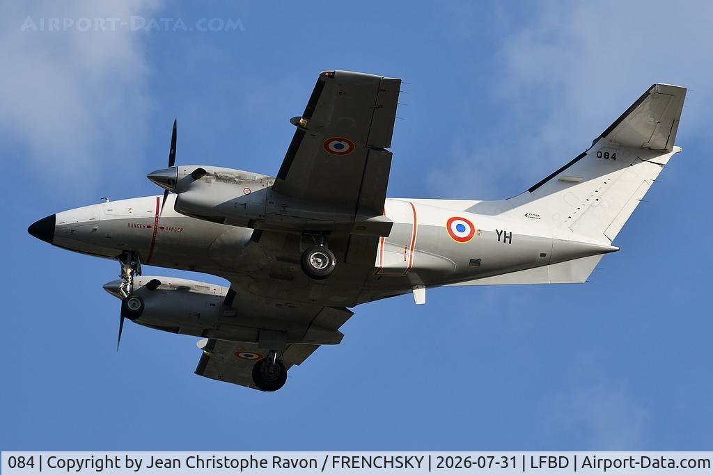 Aircraft 084, 1983 Embraer EMB-121AA Xingu, c/n 121-084, French Navy FNY5025, at LFBD, photo by Jean Christophe Ravon / FRENCHSKY