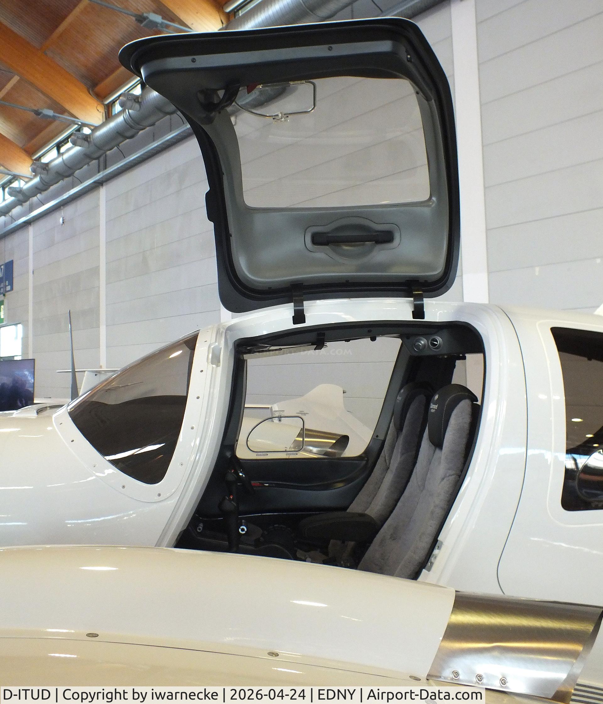 D-ITUD, Diamond DA-62MPP, c/n 62.350, Diamond DA-62 MPP research aircraft of Dresden Technical University at the AERO 2026, Friedrichshafen