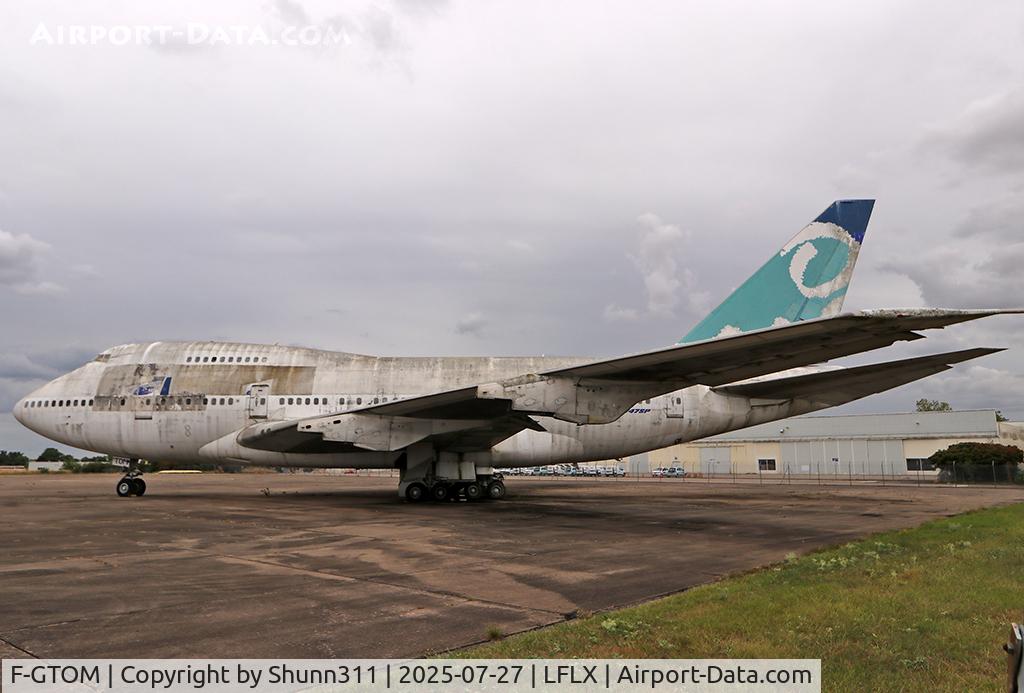 Aircraft F-GTOM, 1976 Boeing 747SP-44, c/n 21253, Still stored... very bad conditions..., at LFLX, photo by Shunn311