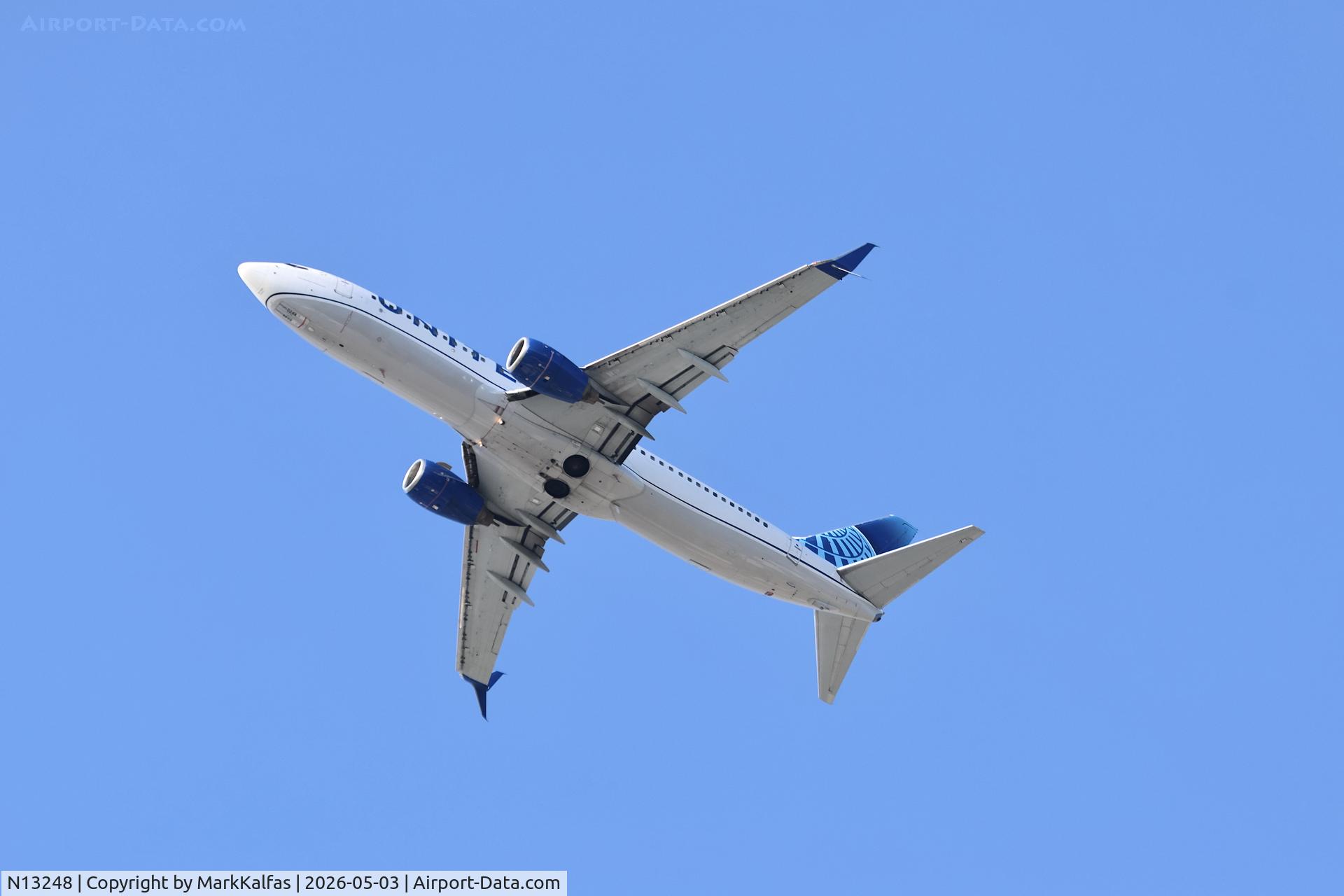 Aircraft N13248, 1999 Boeing 737-824, c/n 28808, B738 United Boeing 737-824 N13248 departing 28R KORD, photo by MarkKalfas