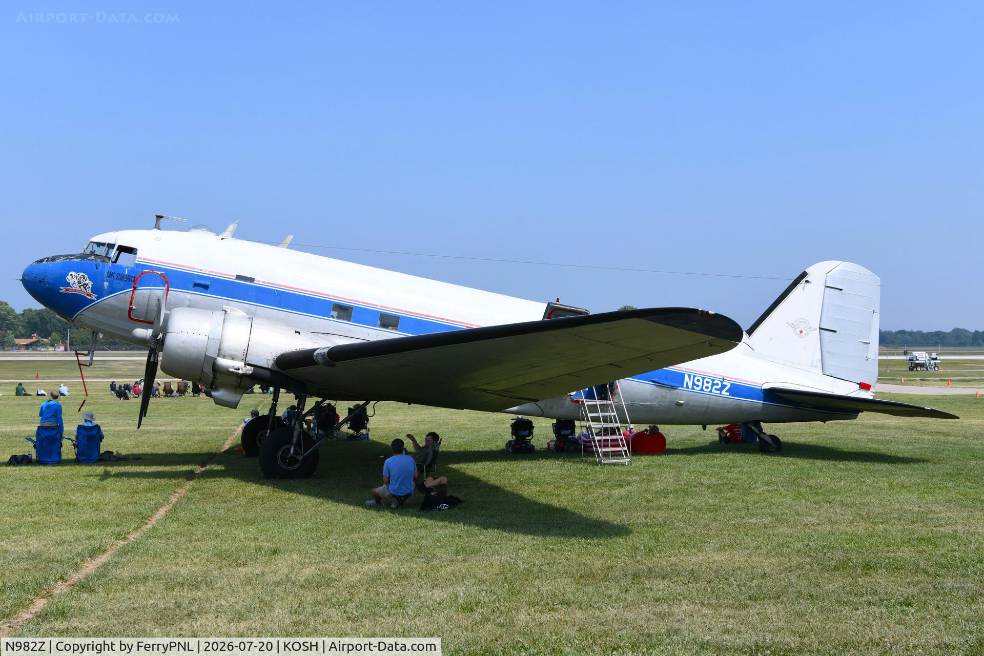 N982Z, 1943 Douglas DC-3C (C-47A-20-DK), c/n 12947, Warbird South Flying Museum DC-3C