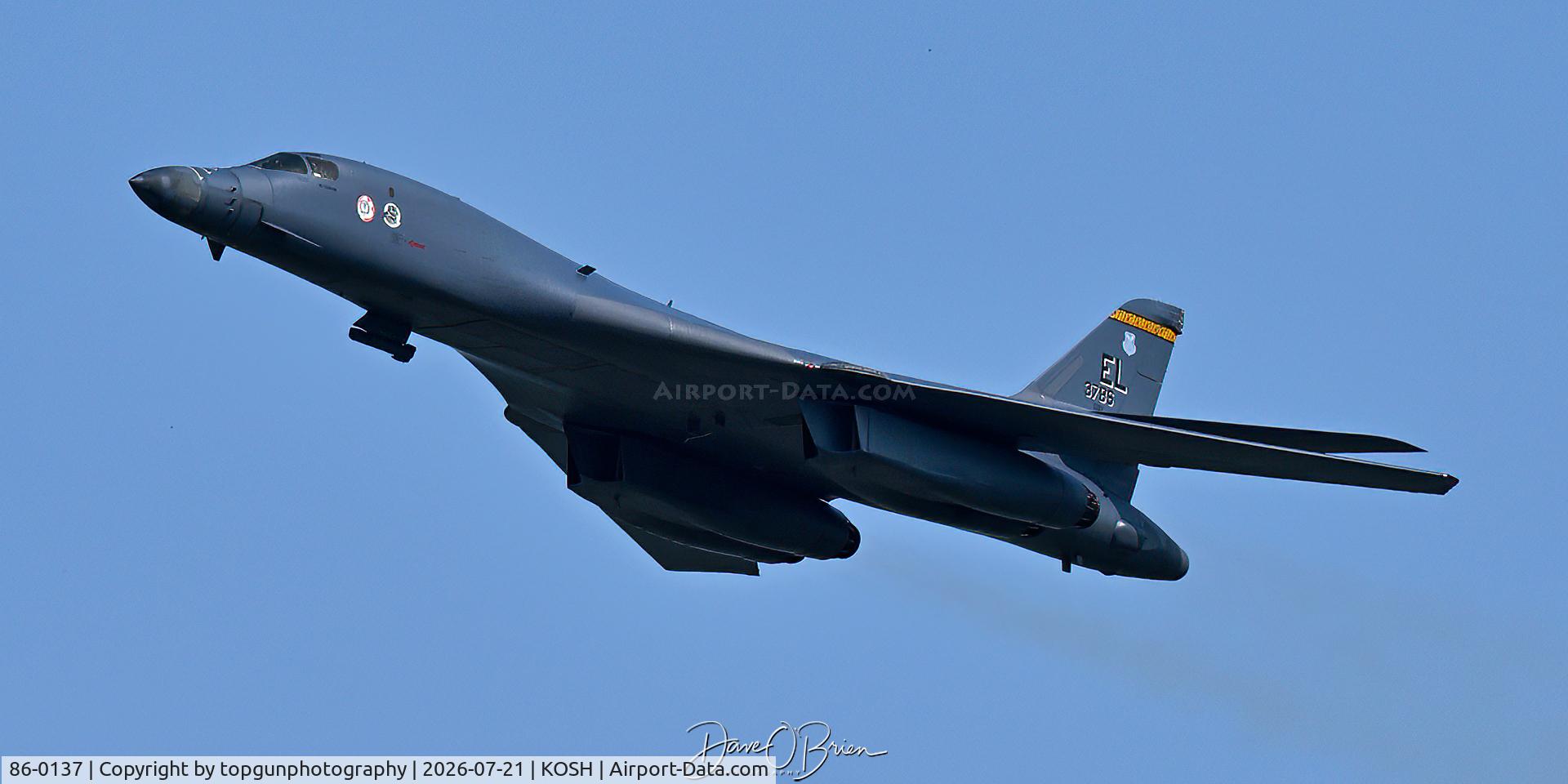 Aircraft 86-0137, 1986 Rockwell B-1B Lancer, c/n 97, BONE1 high speed flyby Oshkosh26, at KOSH, photo by topgunphotography