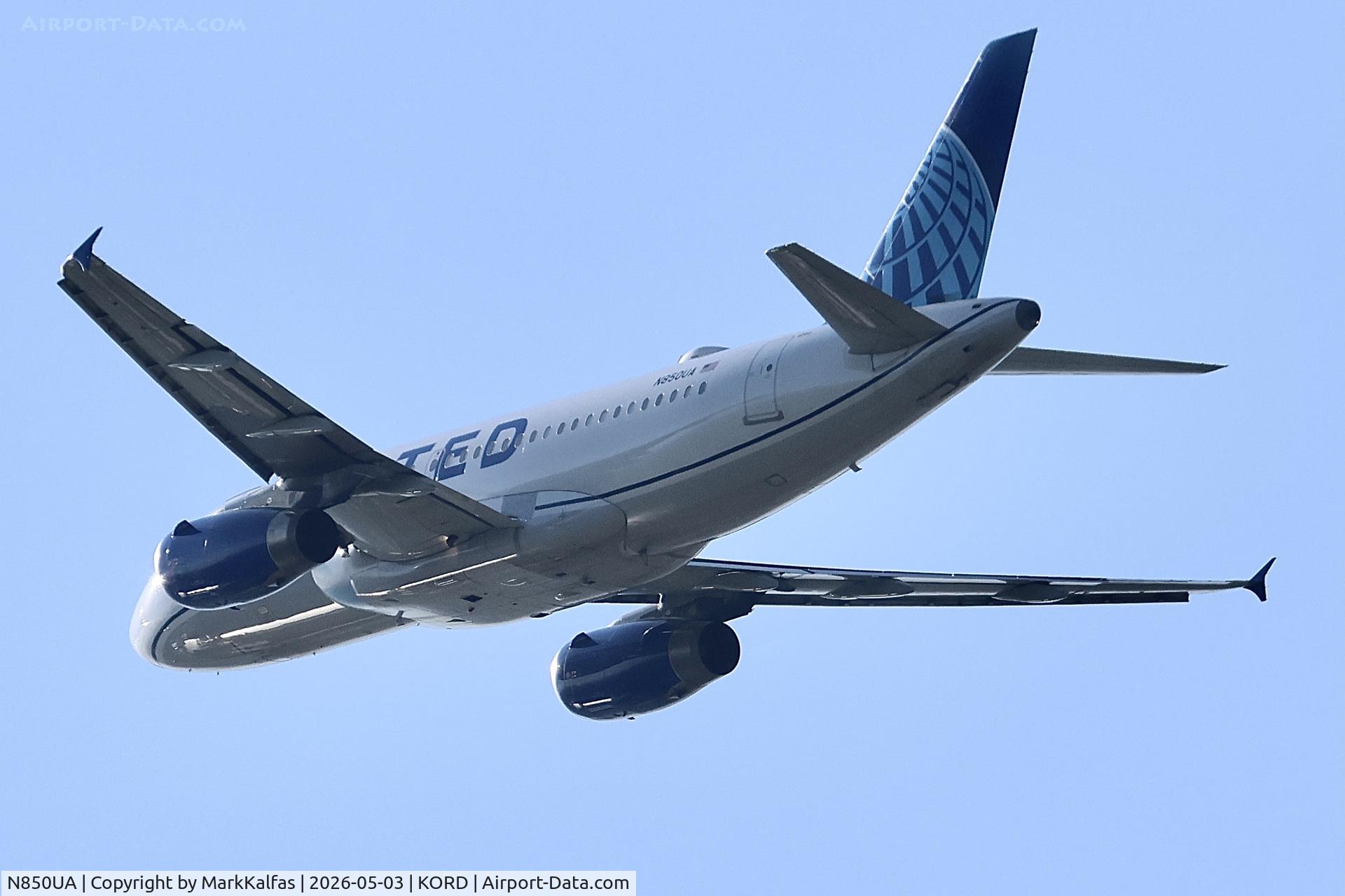 N850UA, 2002 Airbus A319-131, c/n 1653, A319 United Airlines Airbus A319, N850UA departing 28R ORD