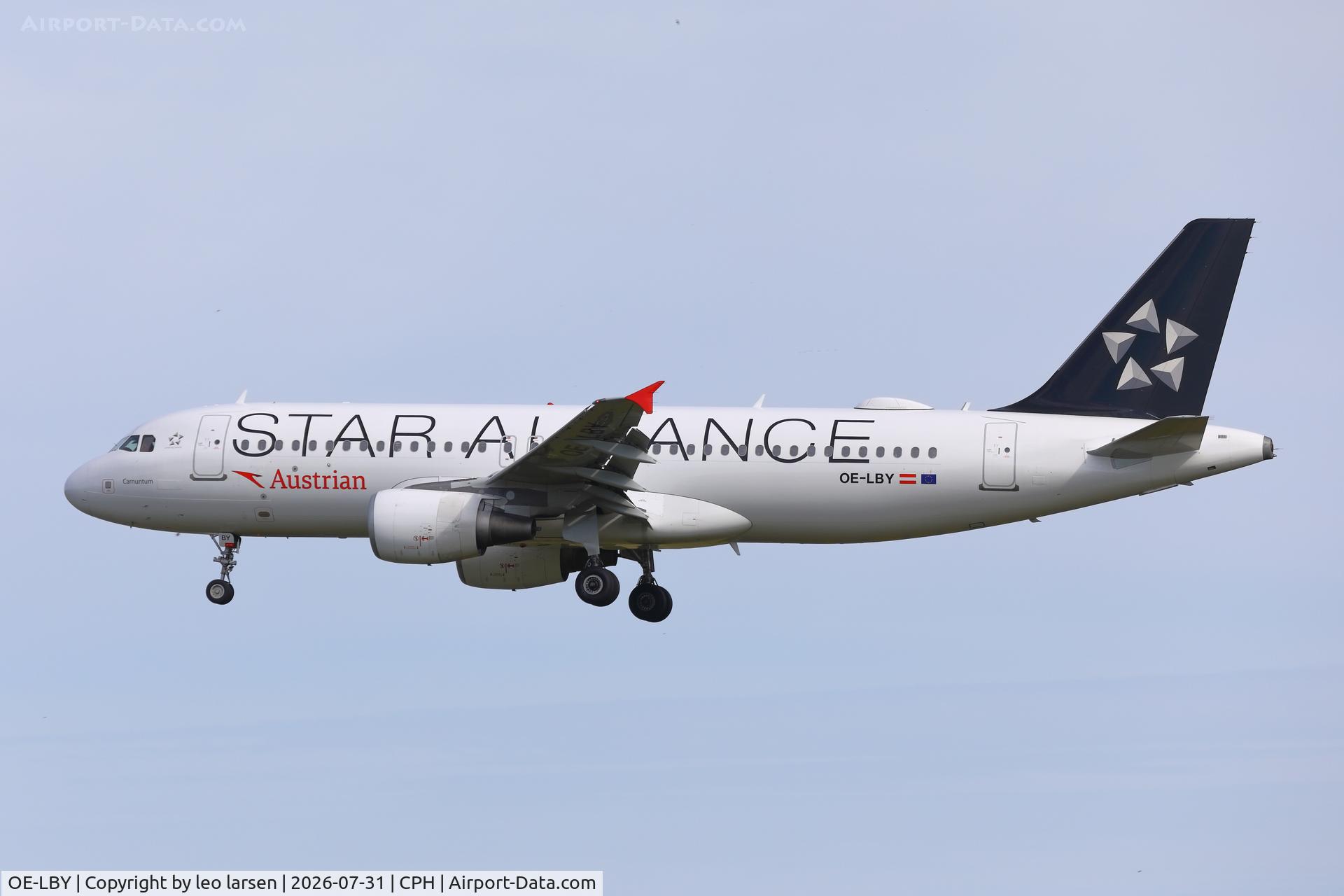 Aircraft OE-LBY, 2012 Airbus A320-214, c/n 5122, Copenhagen Kastrup 31.7.2026, at CPH, photo by leo larsen