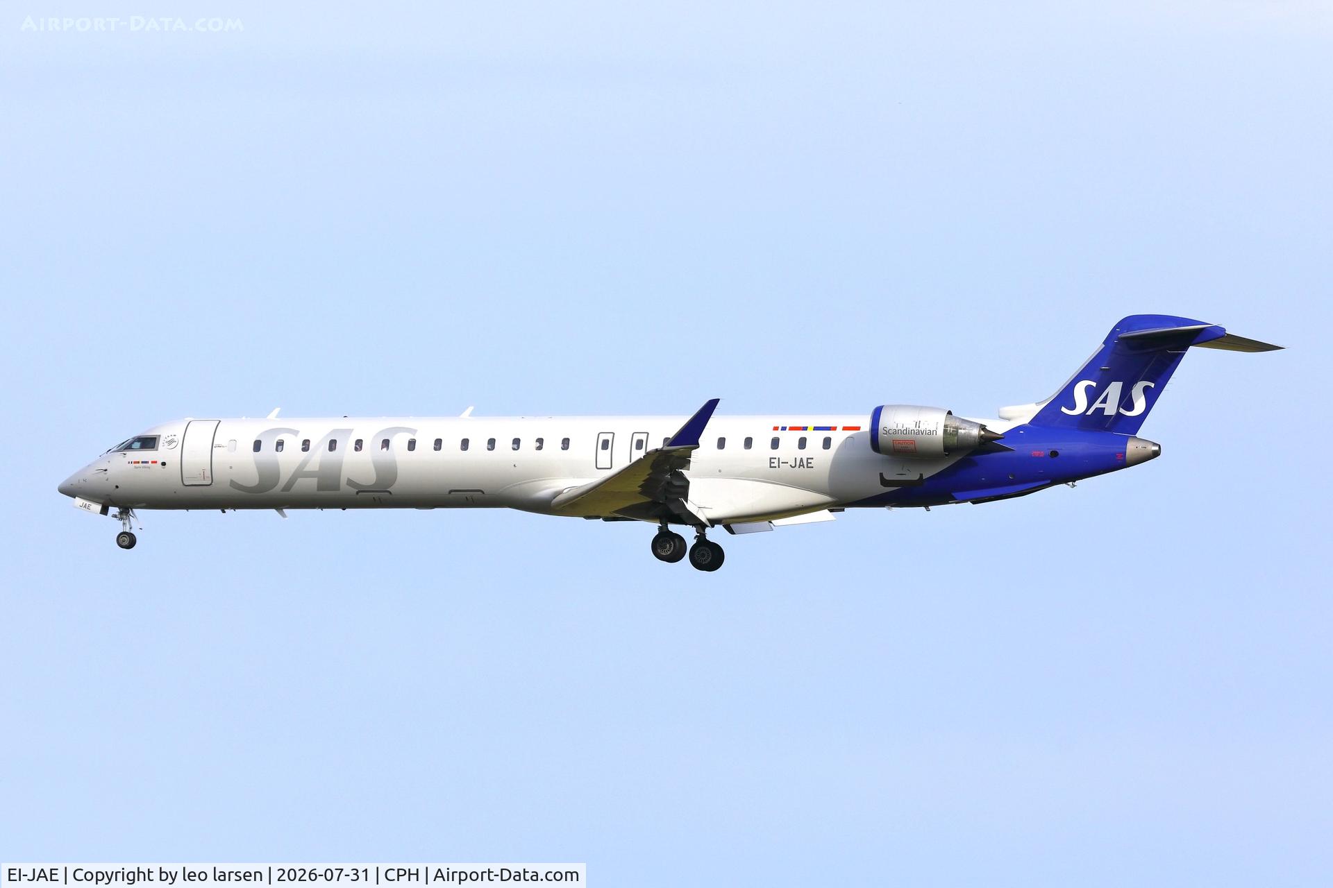 Aircraft EI-JAE, 2011 Bombardier CRJ900 (CL-600-2D24), c/n 15276, Copenmhagen 31.7.2026, at CPH, photo by leo larsen