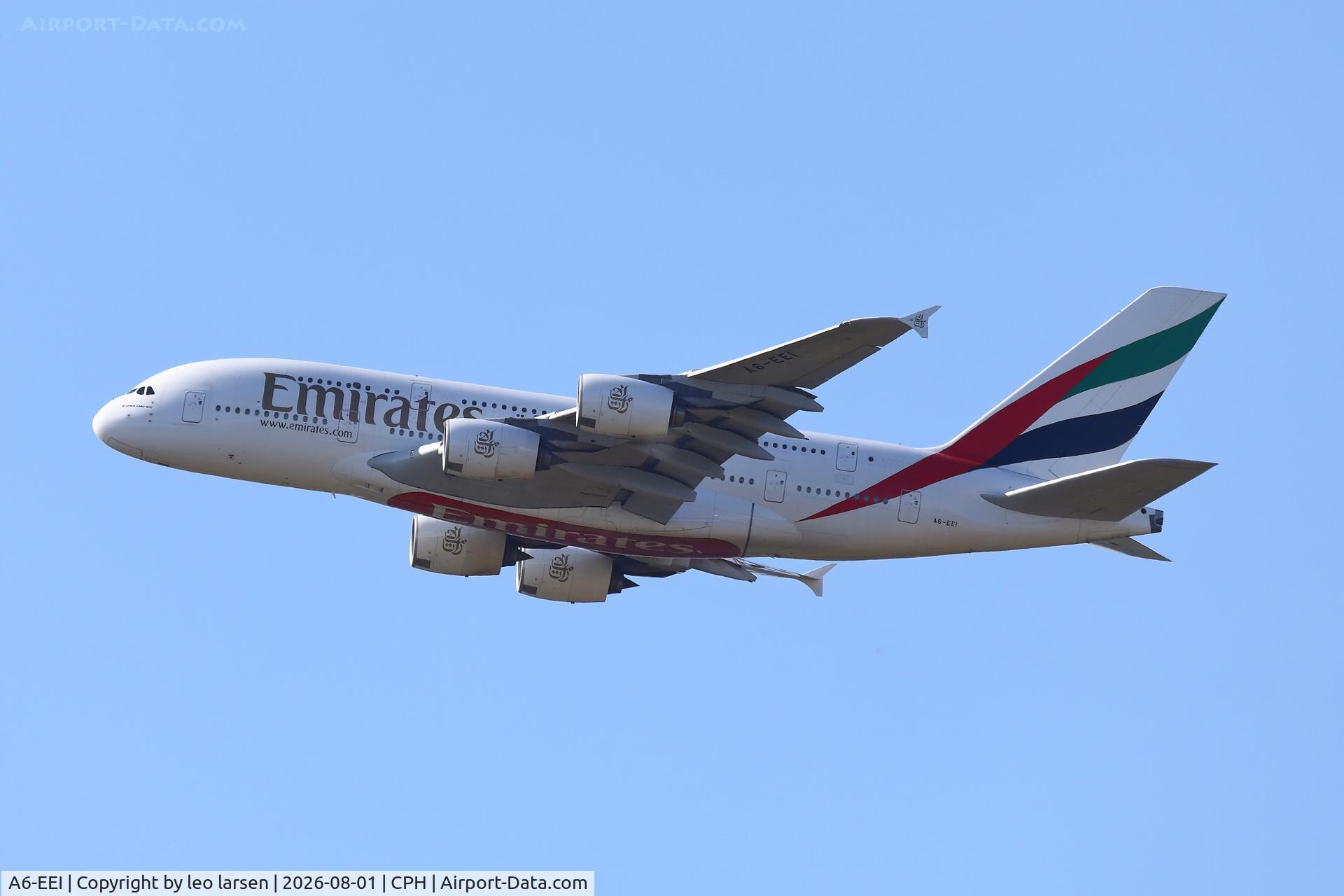 Aircraft A6-EEI, 2012 Airbus A380-861, c/n 123, Copenhagen 1.8.2026 on take off R-22L, at CPH, photo by leo larsen