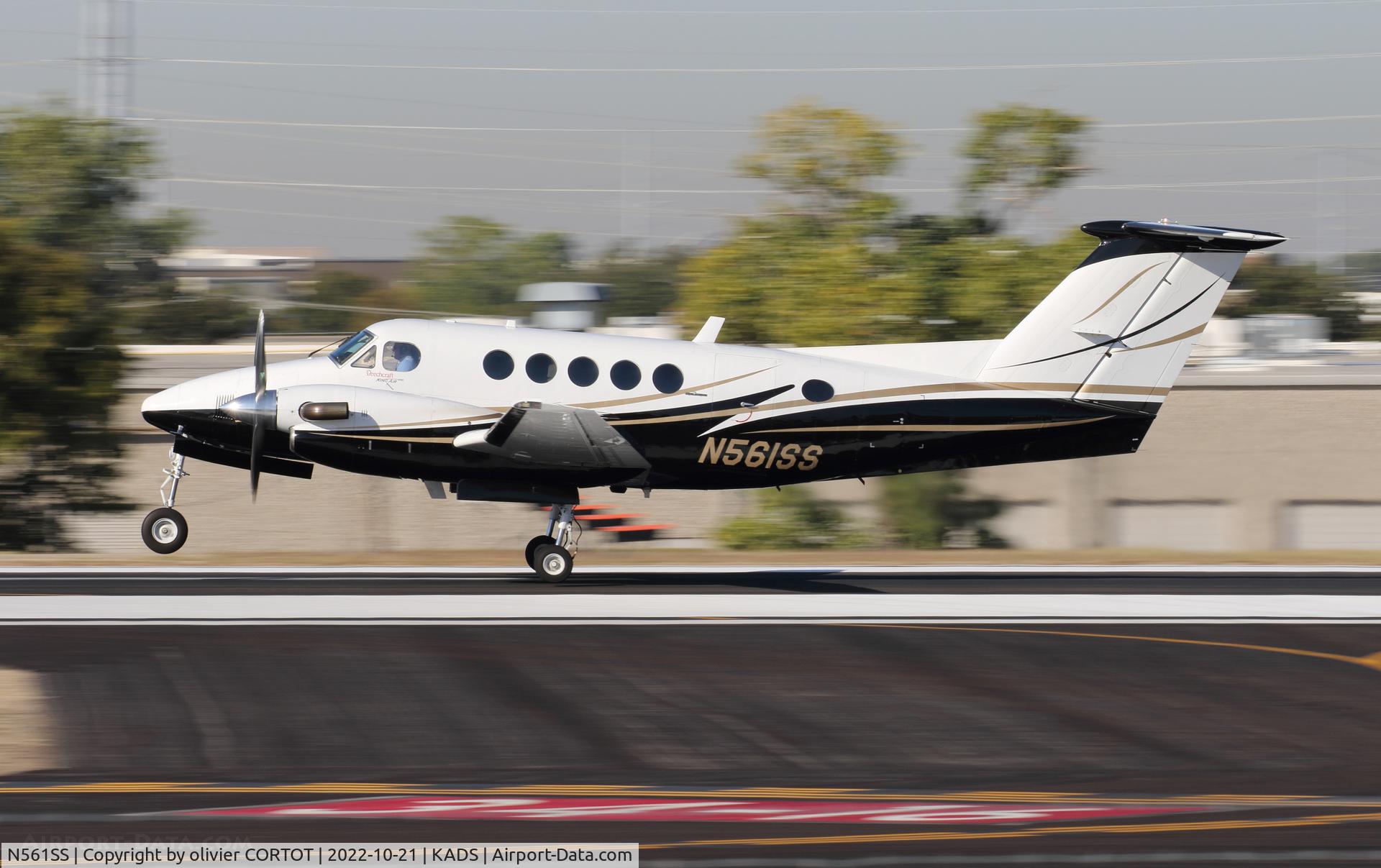 Aircraft N561SS, 1979 Beech 200 King Air, c/n BB-464, 2022, at KADS, photo by olivier CORTOT