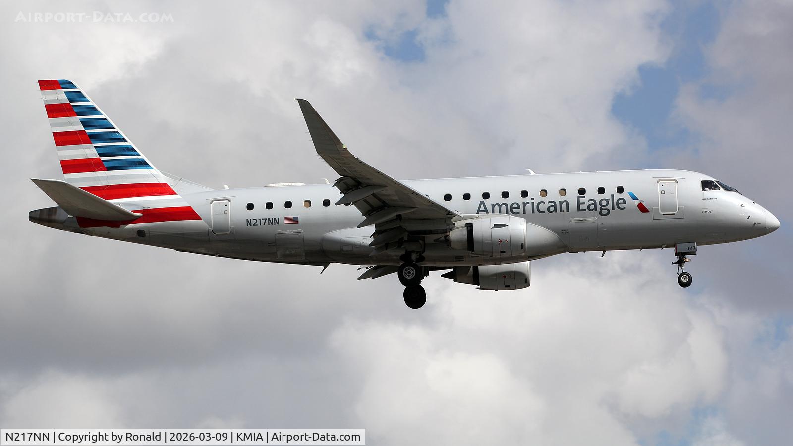N217NN, 2015 Embraer 175LR (ERJ-170-200LR), c/n 17000515, at mia