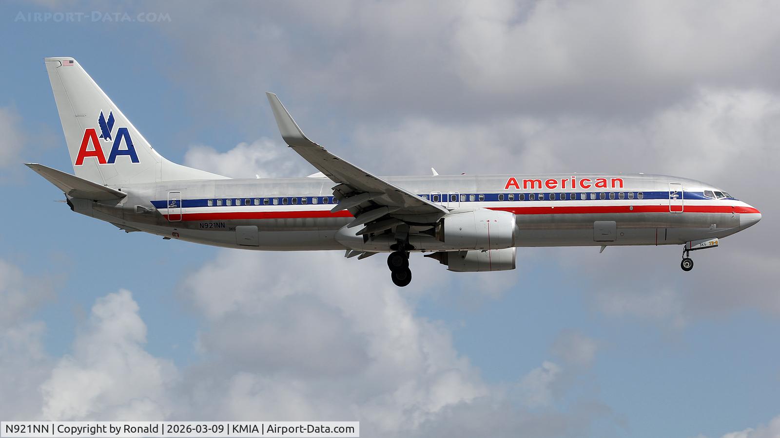 N921NN, 2013 Boeing 737-823, c/n 33229 l/n 4390, at mia