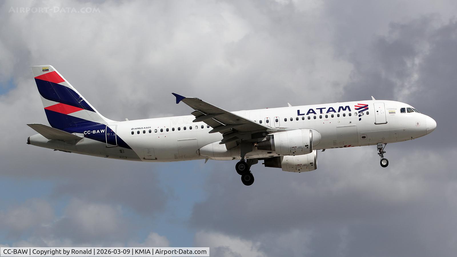 CC-BAW, 2012 Airbus A320-214, c/n 5125, at mia