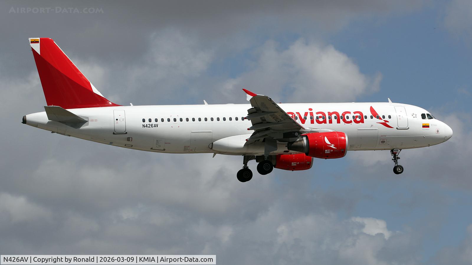 Aircraft N426AV, 2009 Airbus A320-214, c/n 4026, at mia, at KMIA, photo by Ronald