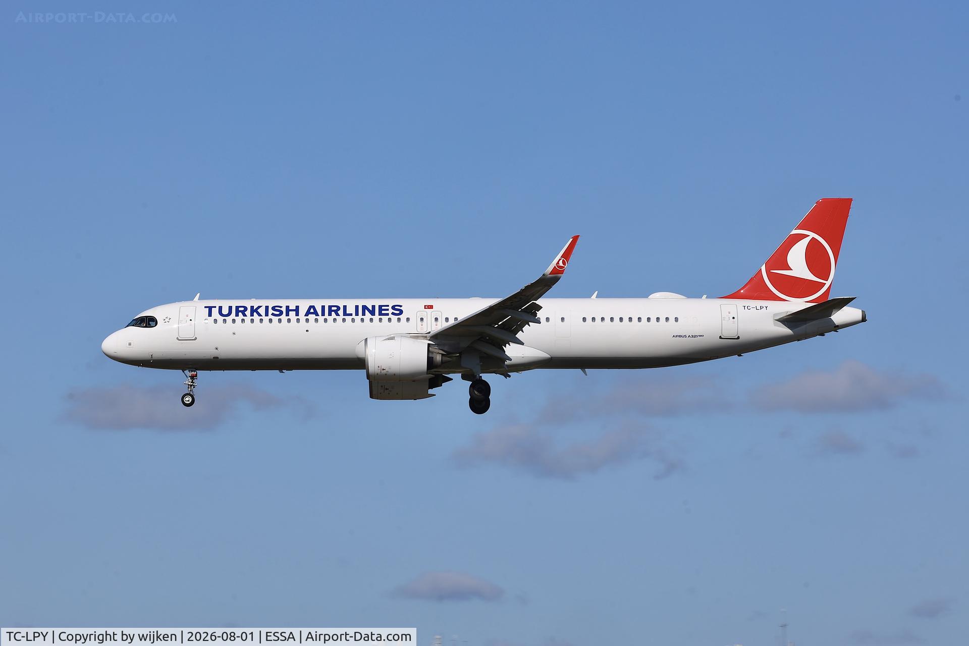 Aircraft TC-LPY, 2025 Airbus A321-271NX, c/n 12866, Rwy 19L, at ESSA, photo by wijken