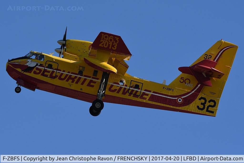 Aircraft F-ZBFS, Canadair CL-215-6B11 CL-415, c/n 2001, PELICAN 32, at LFBD, photo by Jean Christophe Ravon / FRENCHSKY