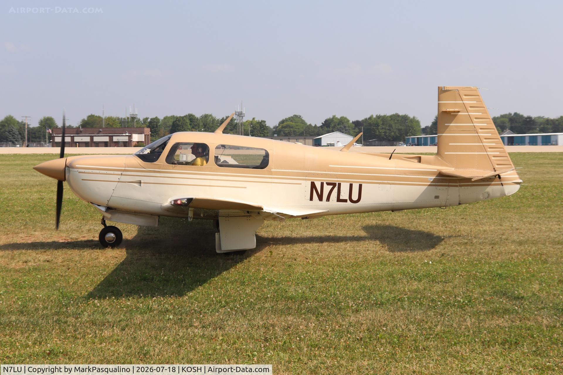 Aircraft N7LU, 1991 Mooney M20J 201, c/n 24-3214, Mooney M20J, at KOSH, photo by MarkPasqualino