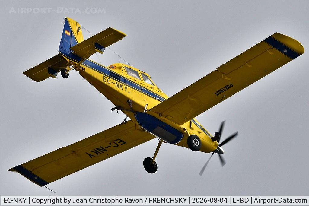 Aircraft EC-NKY, Air Tractor Inc AT-802, c/n 802-0841, Avialsa, at LFBD, photo by Jean Christophe Ravon / FRENCHSKY