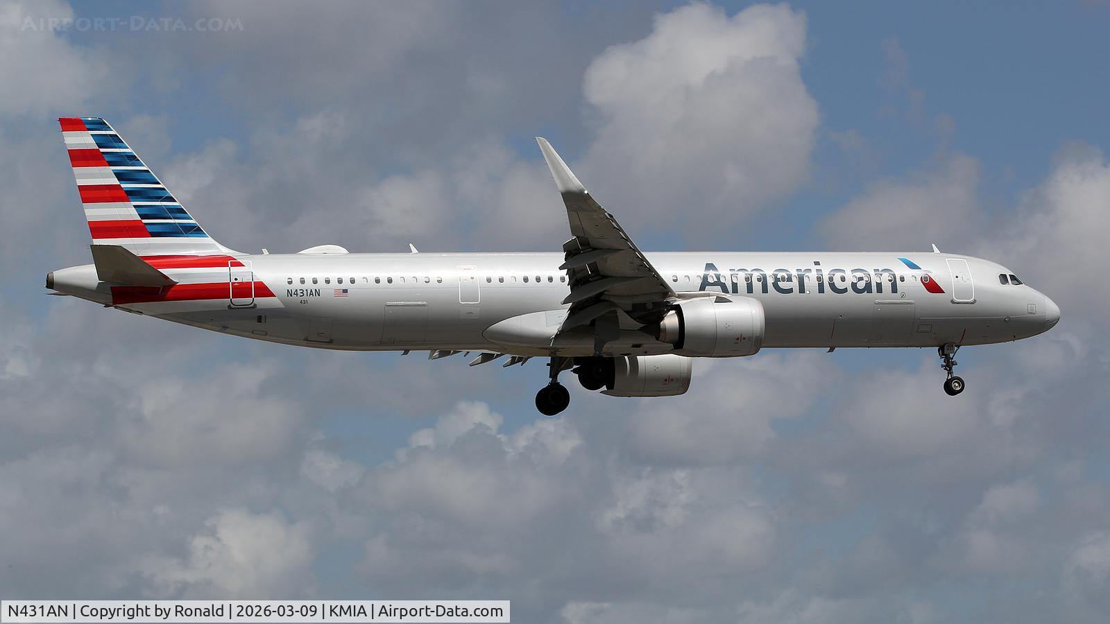 Aircraft N431AN, 2021 Airbus A321-253NX, c/n 10385, at mia, at KMIA, photo by Ronald