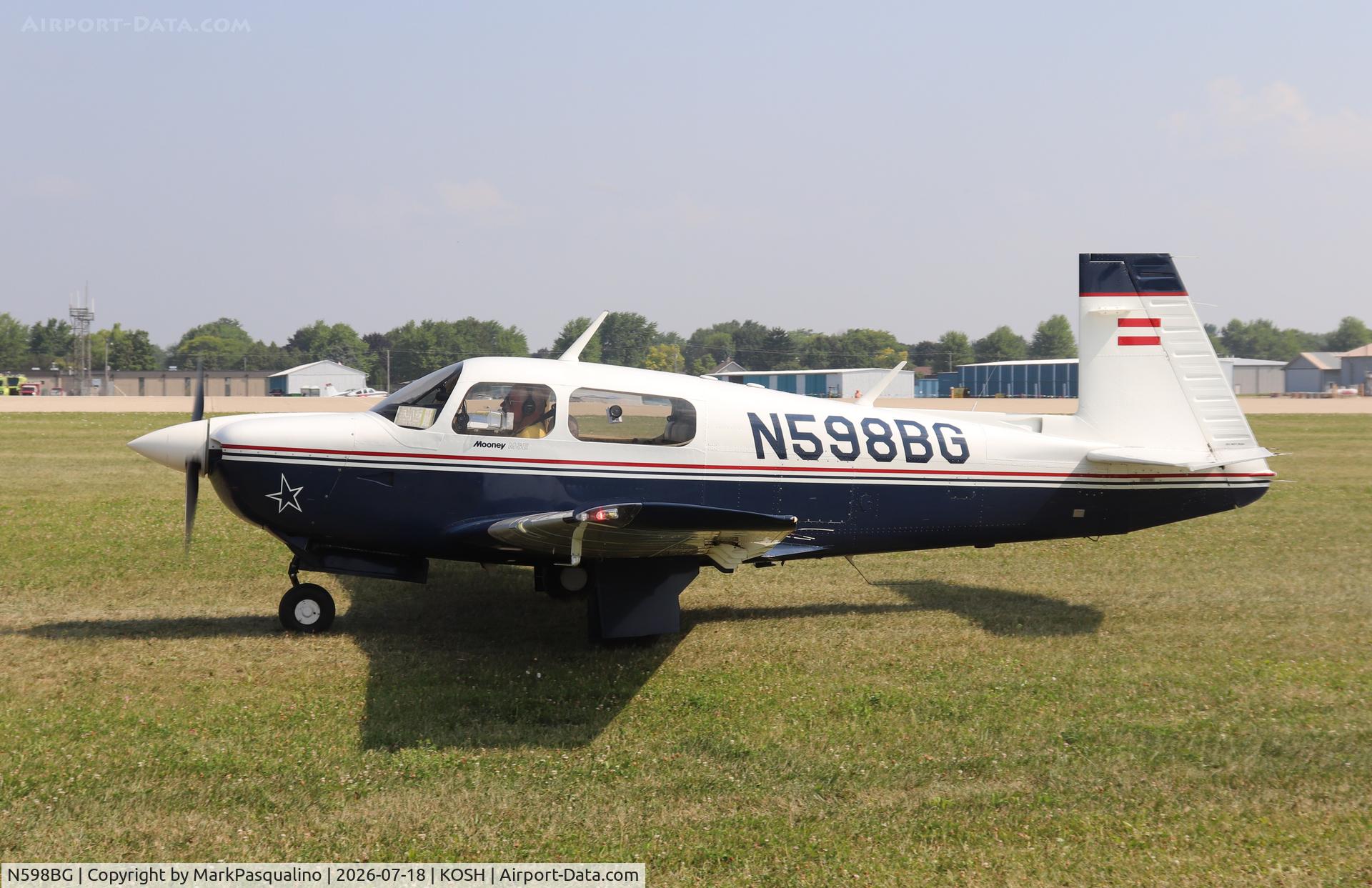 Aircraft N598BG, 1995 Mooney M20J 201, c/n 24-3371, Mooney M20J, at KOSH, photo by MarkPasqualino