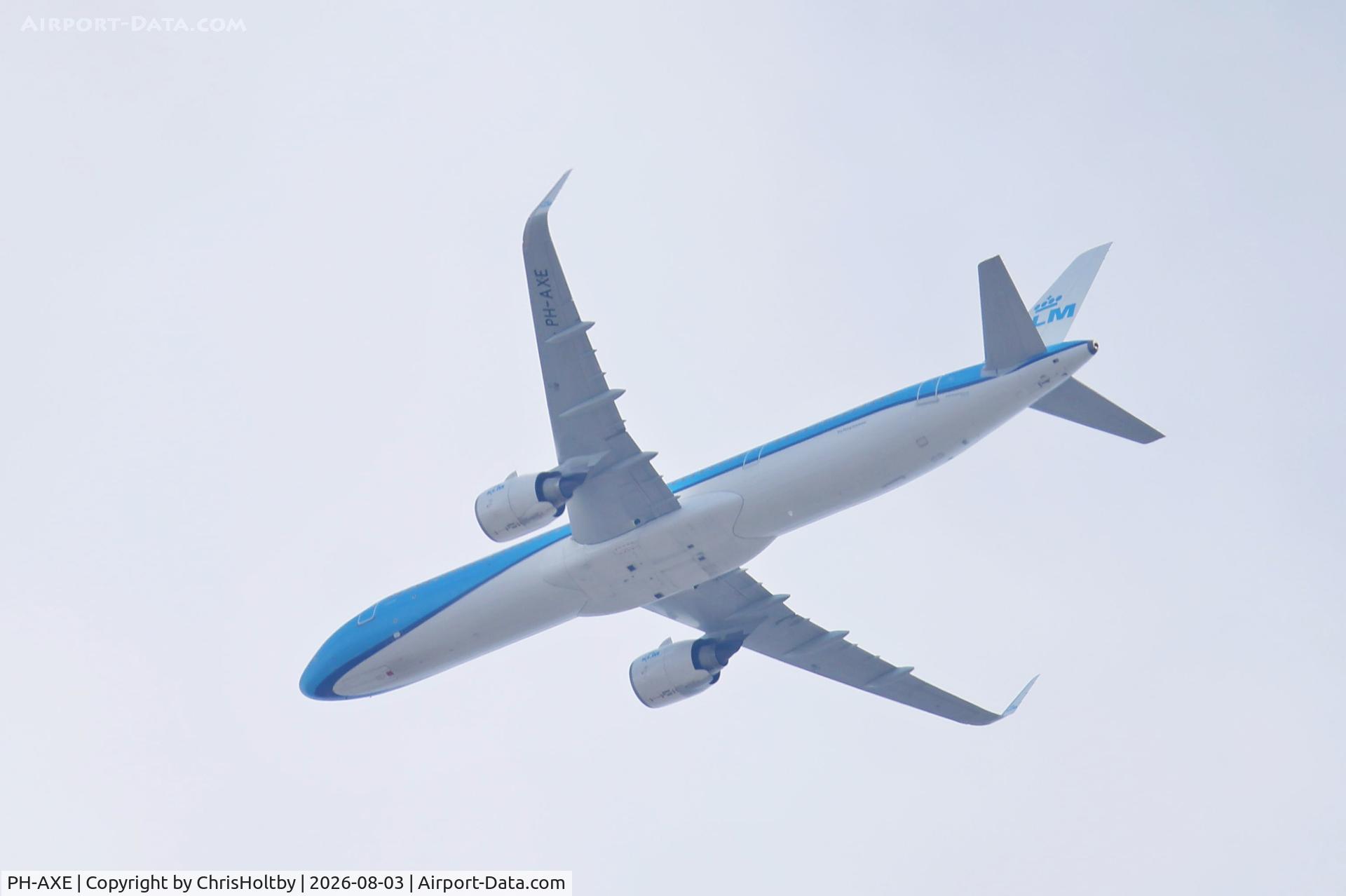 Aircraft PH-AXE, 2025 Airbus A321-252NX, c/n 12473, Over Potters Bar, Herts., photo by ChrisHoltby