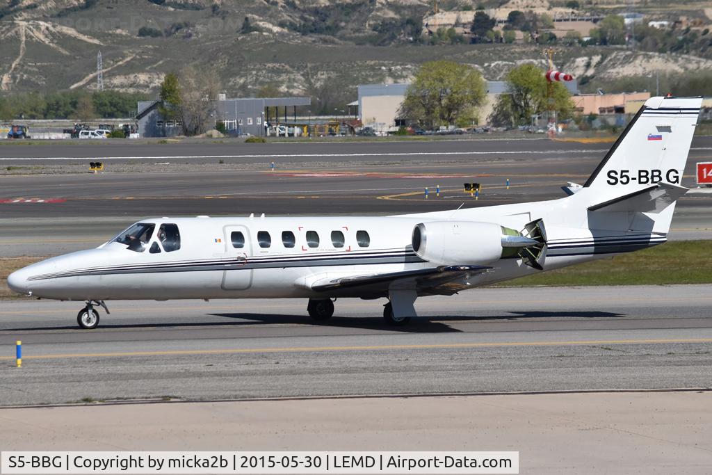 Aircraft S5-BBG, 1982 Cessna 550 Citation II, c/n 550-0354, Taxiing, at LEMD, photo by micka2b