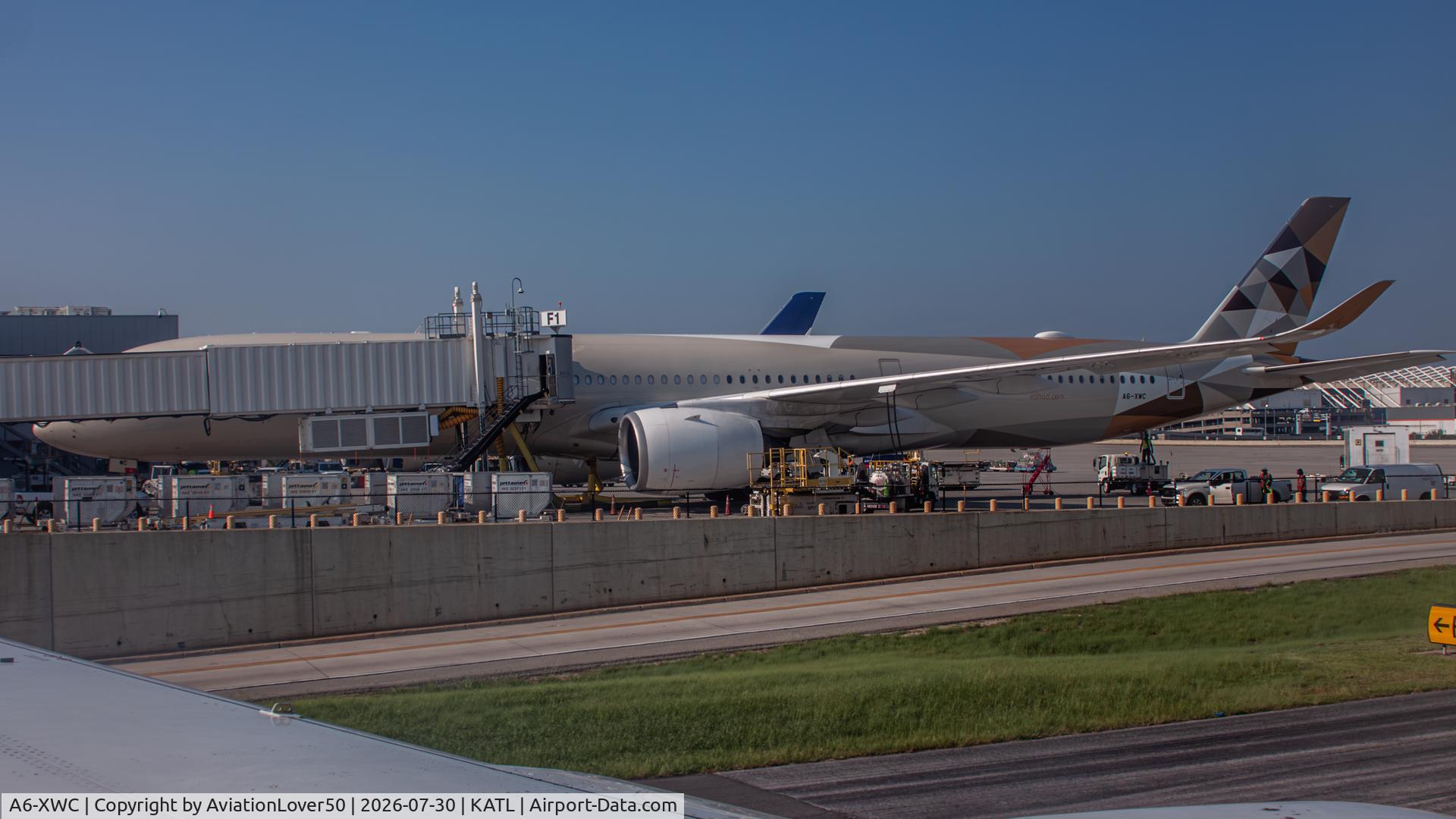 Aircraft A6-XWC, 2019 Airbus A350-1041, c/n 330, Etihad A35K, at KATL, photo by AviationLover50