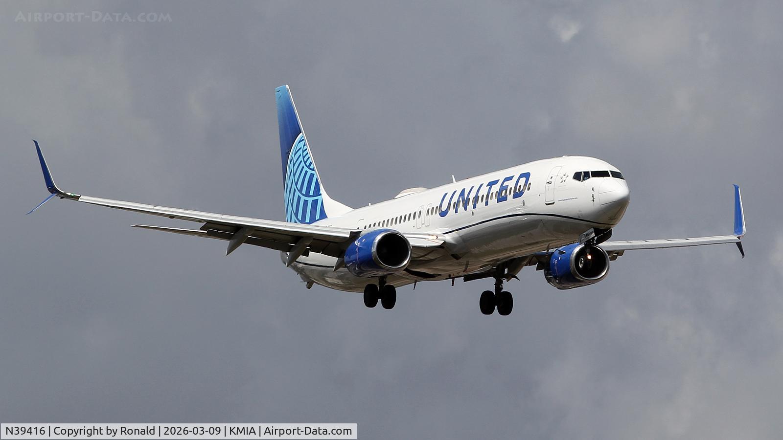 Aircraft N39416, 2008 Boeing 737-924/ER, c/n 37093, at mia, at KMIA, photo by Ronald