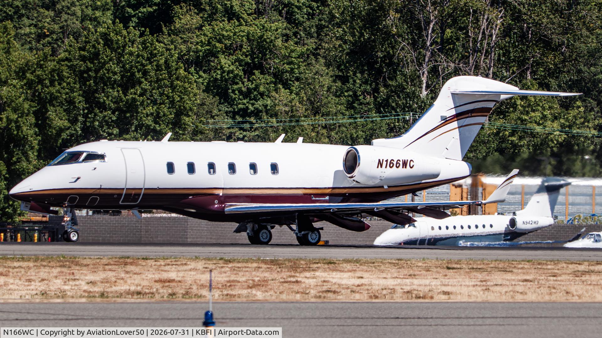 Aircraft N166WC, 2008 Bombardier Challenger 300 (BD-100-1A10), c/n 20214, Challenger 300, at KBFI, photo by AviationLover50