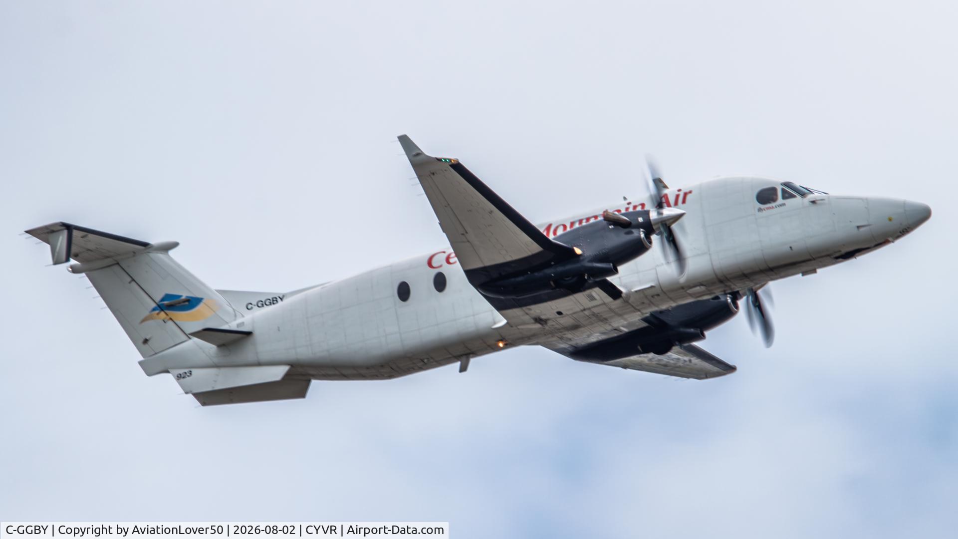 Aircraft C-GGBY, 1999 Beech 1900D, c/n UE-351, Central Mountain Air 1900D, at CYVR, photo by AviationLover50