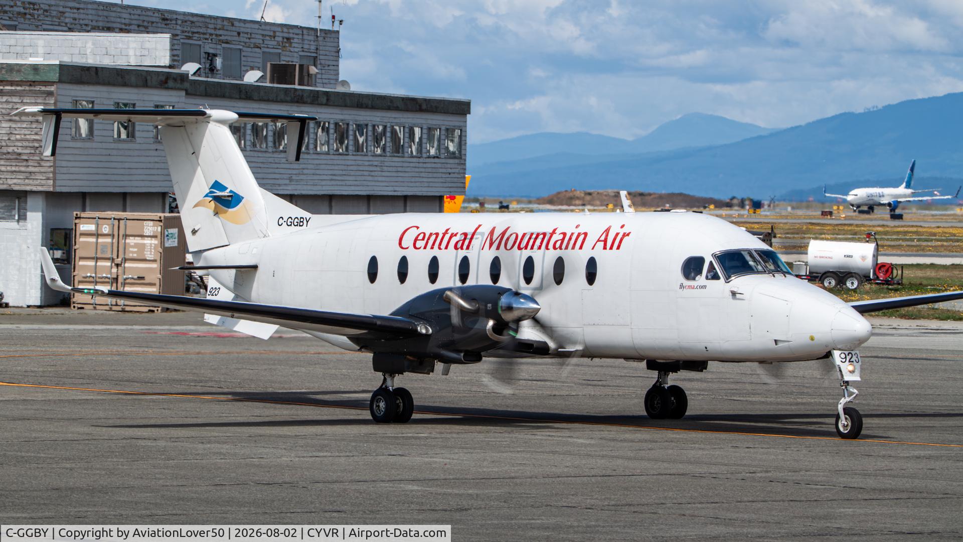 Aircraft C-GGBY, 1999 Beech 1900D, c/n UE-351, Central Mountain Air 1900D, at CYVR, photo by AviationLover50