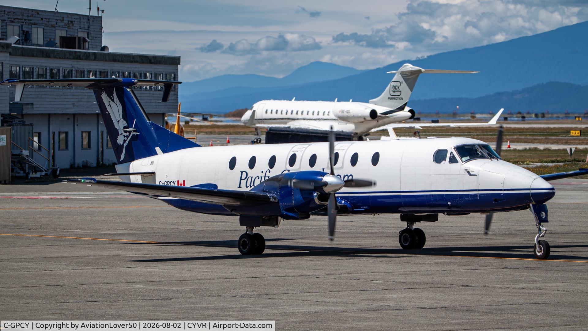 Aircraft C-GPCY, Beech 1900C, c/n UB-45, Pacific Coastal 1900C, at CYVR, photo by AviationLover50