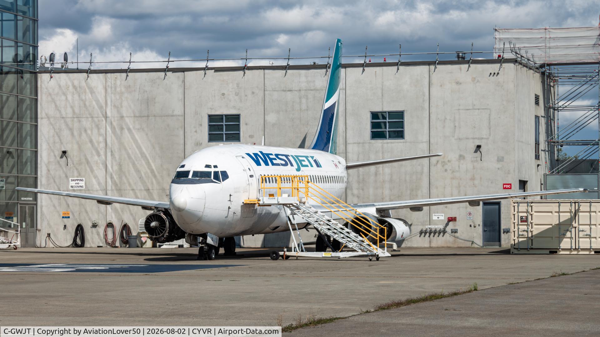 Aircraft C-GWJT, 1976 Boeing 737-2H4, c/n 21262, WestJet 732, at CYVR, photo by AviationLover50