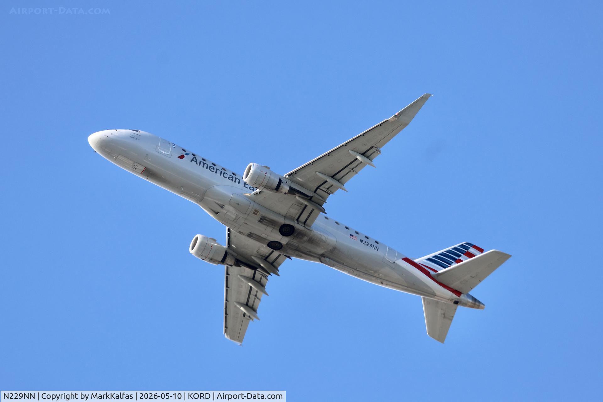 Aircraft N229NN, 2016 Embraer 175LR (ERJ-170-200LR), c/n 17000547, E75L Envoy / American Eagle Embraer 175LR N229NN departing 28R KORD, at KORD, photo by MarkKalfas
