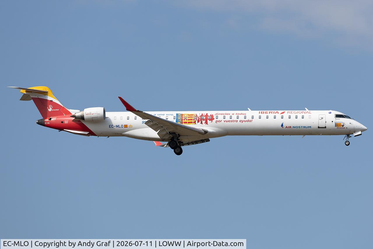 Aircraft EC-MLO, 2016 Bombardier CRJ-1000 (CL-600-2E25), c/n 19050, Air Nostrum CRJ1000, at LOWW, photo by Andy Graf