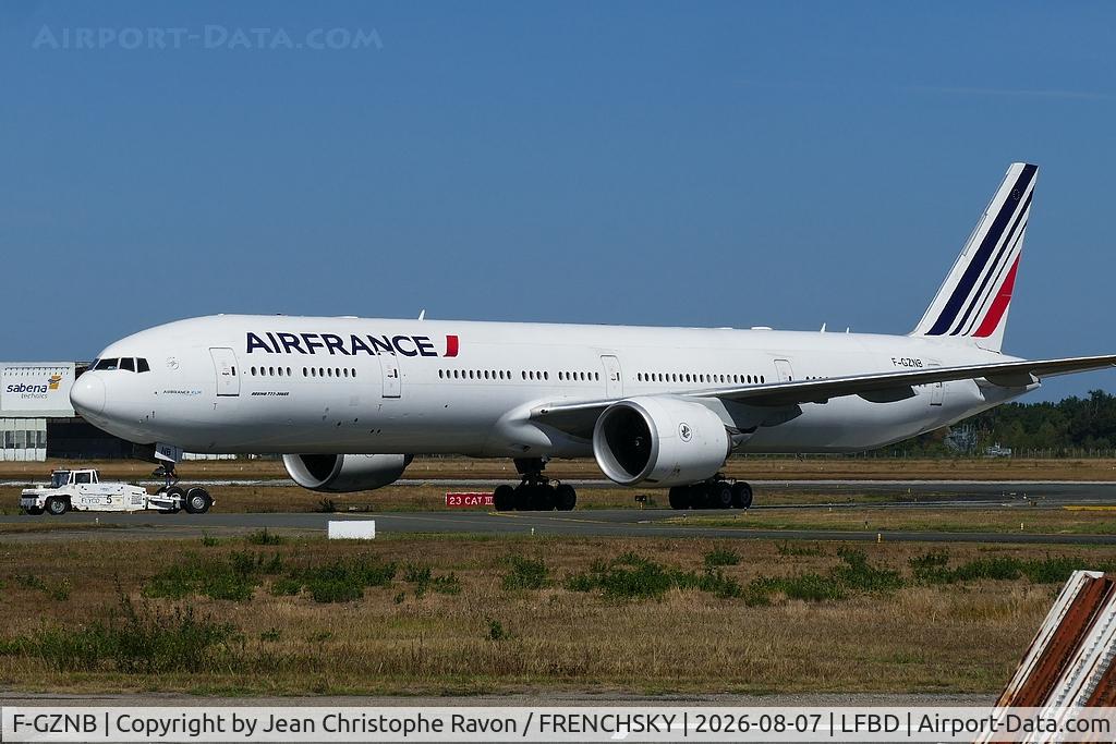 Aircraft F-GZNB, 2008 Boeing 777-328/ER, c/n 32964 l/n 715, test, at LFBD, photo by Jean Christophe Ravon / FRENCHSKY