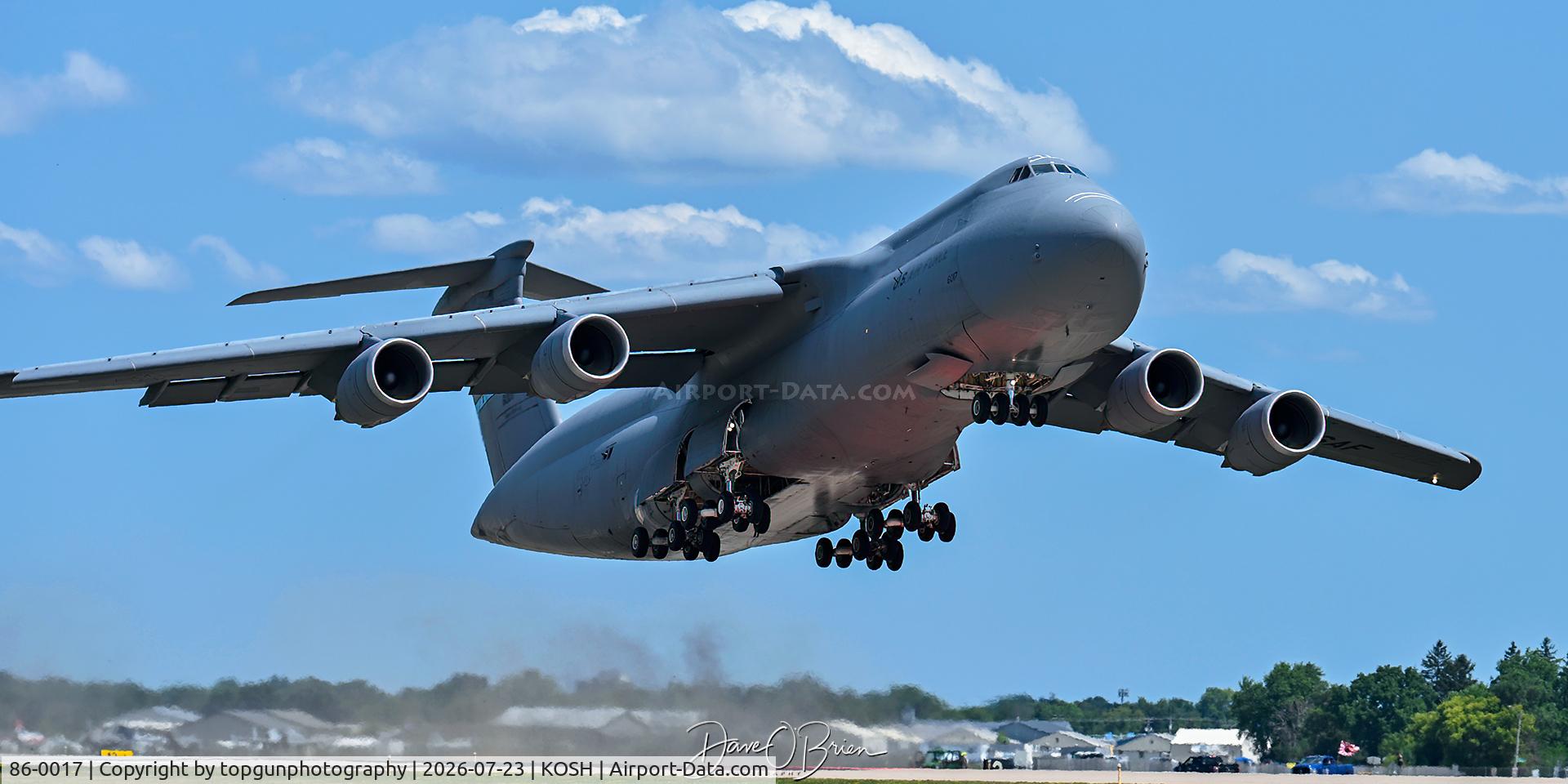 Aircraft 86-0017, Lockheed C-5M Super Galaxy, c/n 500-0103, 9th AS Dover AFB, DE, at KOSH, photo by topgunphotography