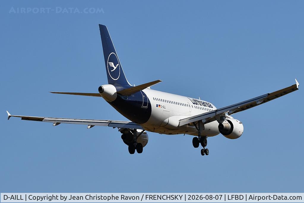 Aircraft D-AILL, 1997 Airbus A319-114, c/n 689, Munich (MUC) Bordeaux (BOD) LH2258 landing runway 05, at LFBD, photo by Jean Christophe Ravon / FRENCHSKY