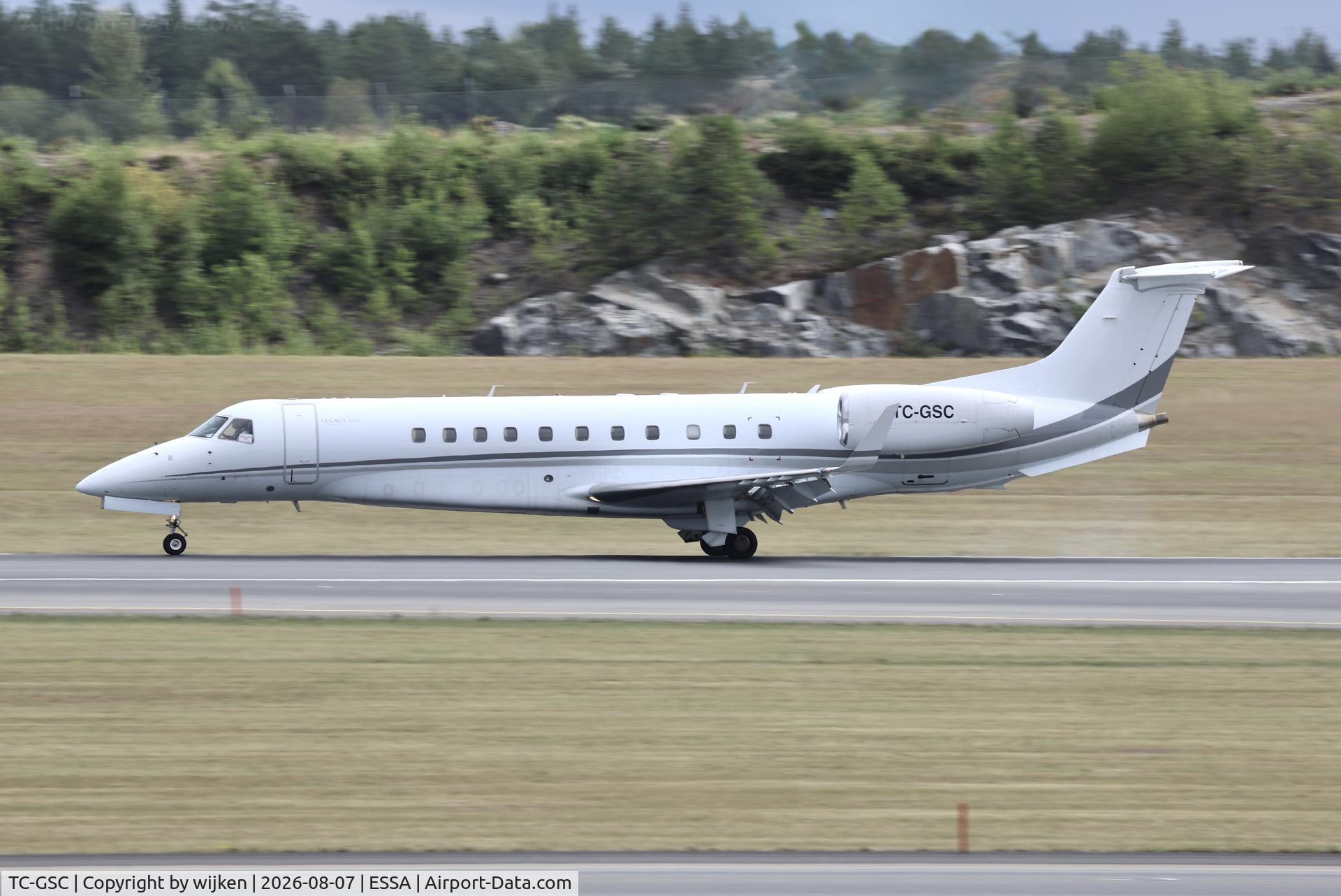 Aircraft TC-GSC, 2005 Embraer EMB-135BJ Legacy, c/n 14500913, Rwy 01R, at ESSA, photo by wijken