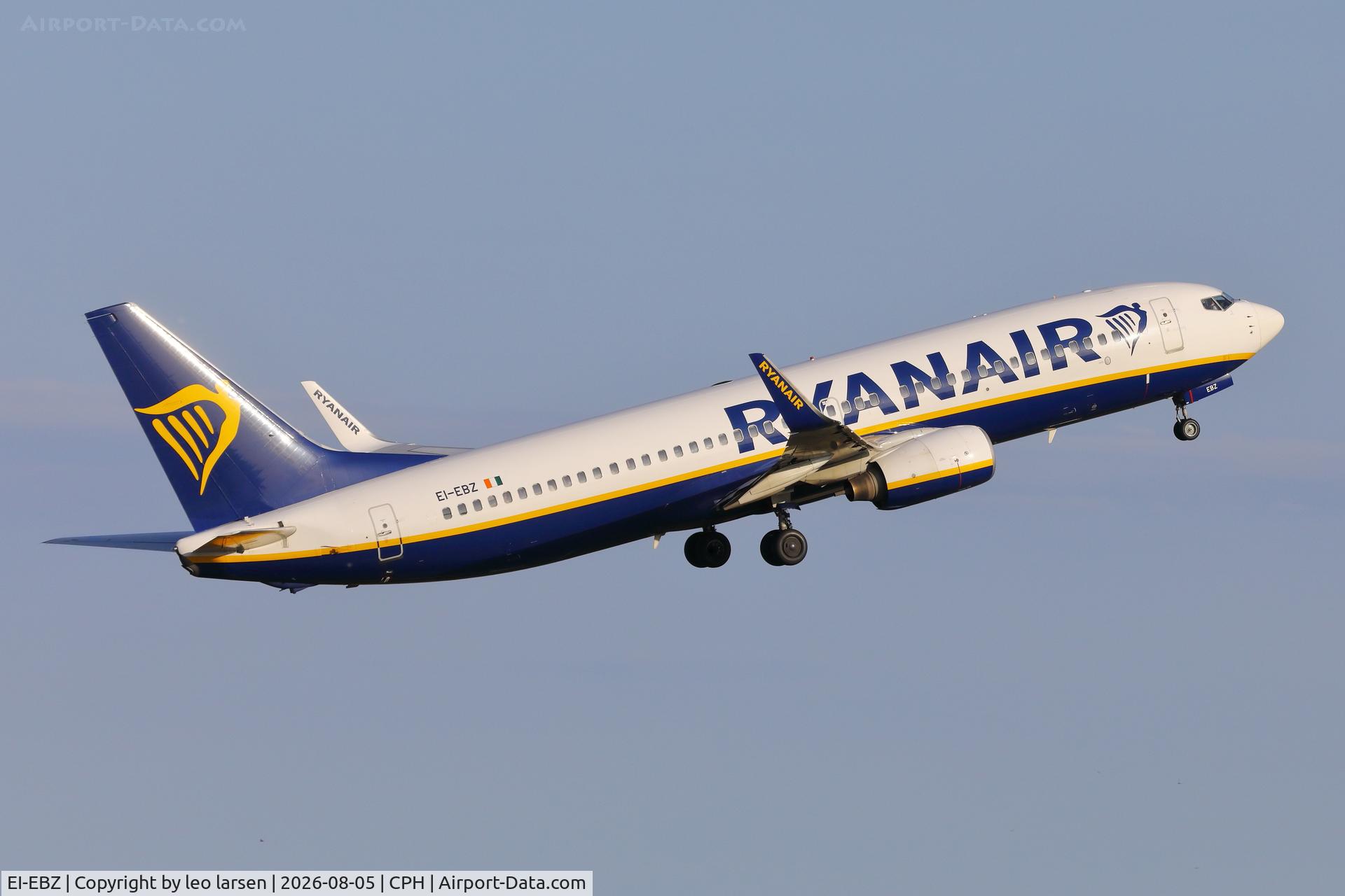 Aircraft EI-EBZ, 2009 Boeing 737-8AS, c/n 35008 l/n 2887, VCopenhagen 5.8.2026, at CPH, photo by leo larsen