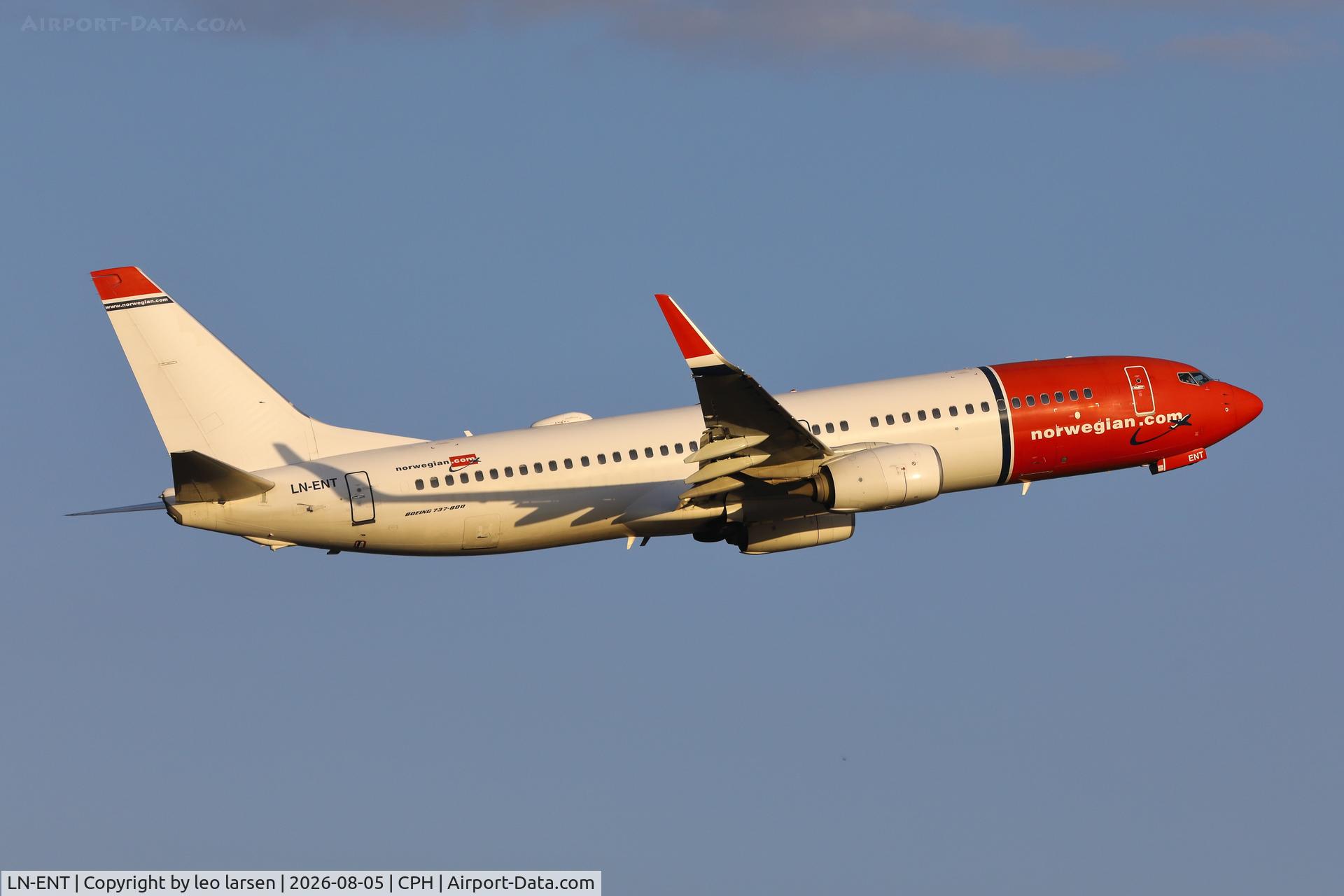 Aircraft LN-ENT, 2017 Boeing 737-8JP, c/n 42282 l/n 6461, Copenhagen 5.8.2026, at CPH, photo by leo larsen