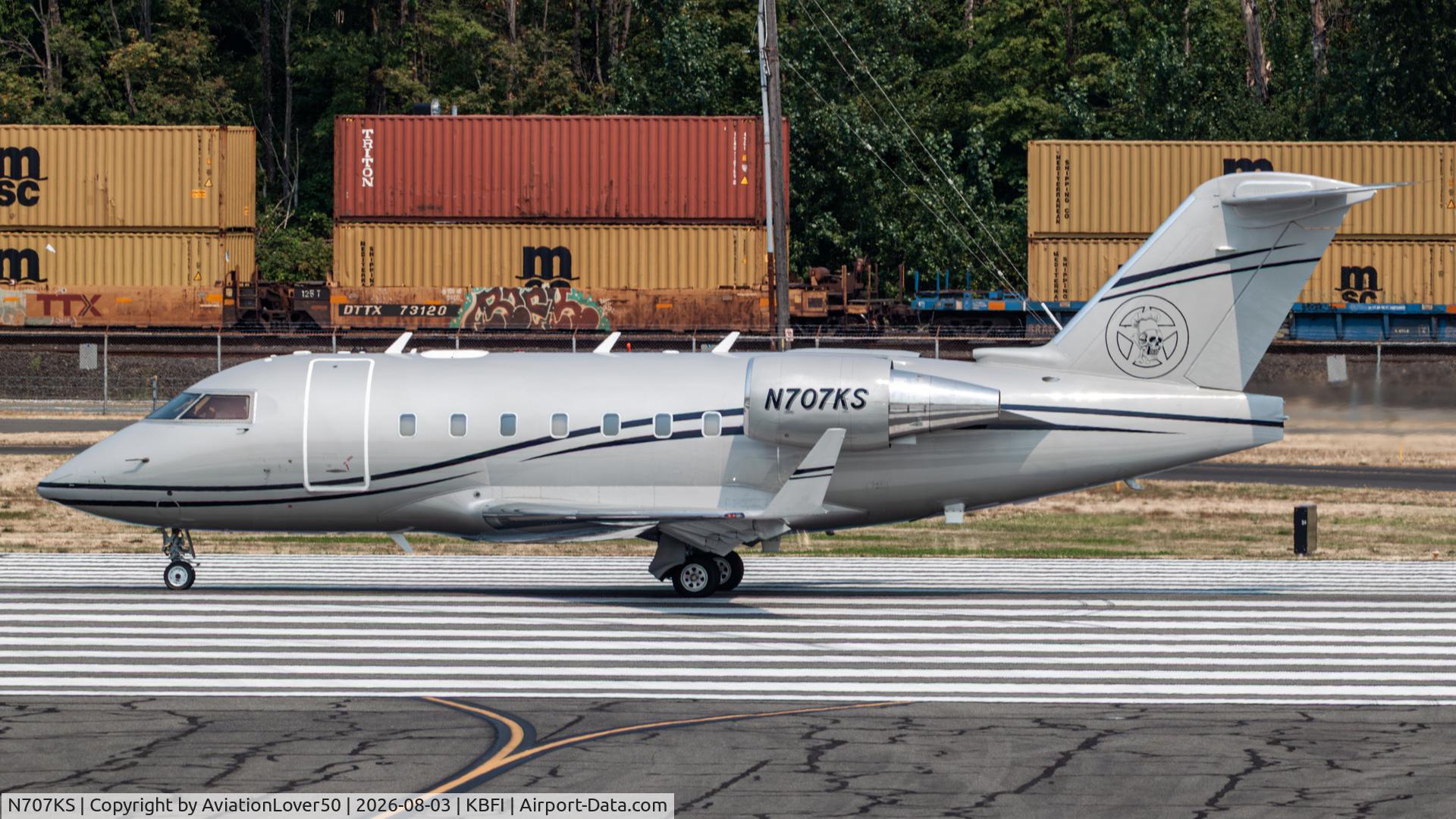Aircraft N707KS, 2004 Bombardier Challenger 604 (CL-600-2B16), c/n 5581, Solairus Challenger 604, at KBFI, photo by AviationLover50